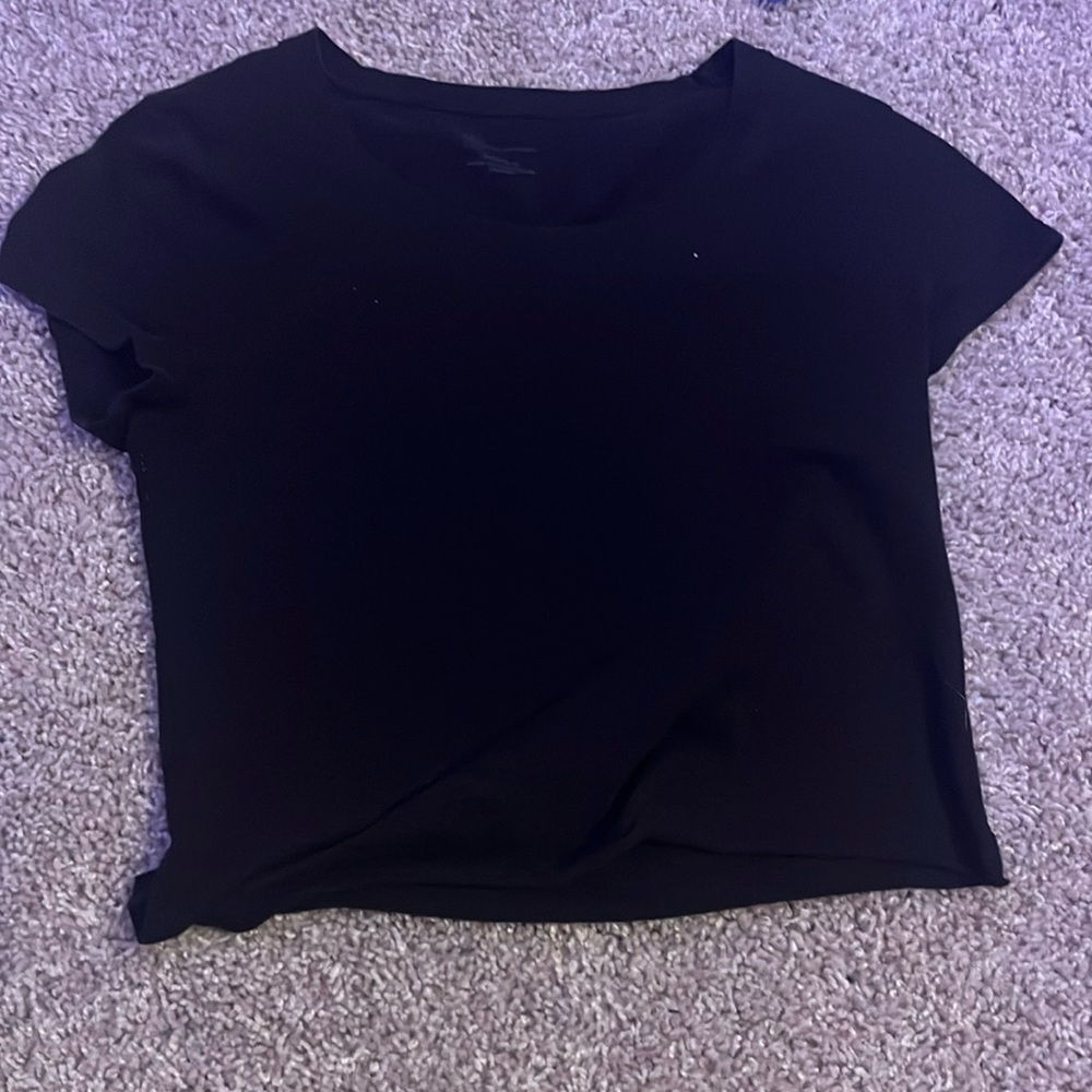 black basic crop top